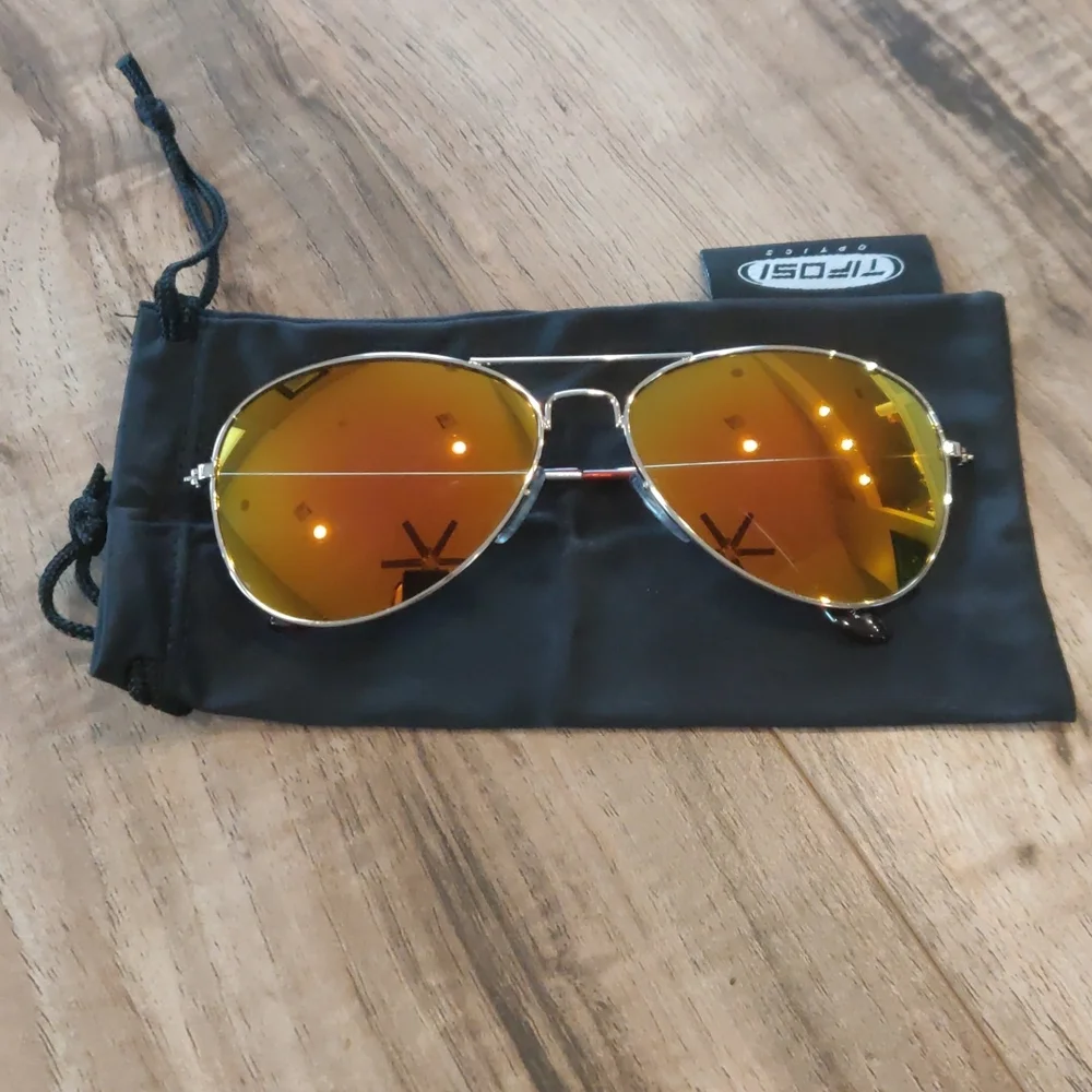 EUC Aviator sunglasses - Picture 4 of 4